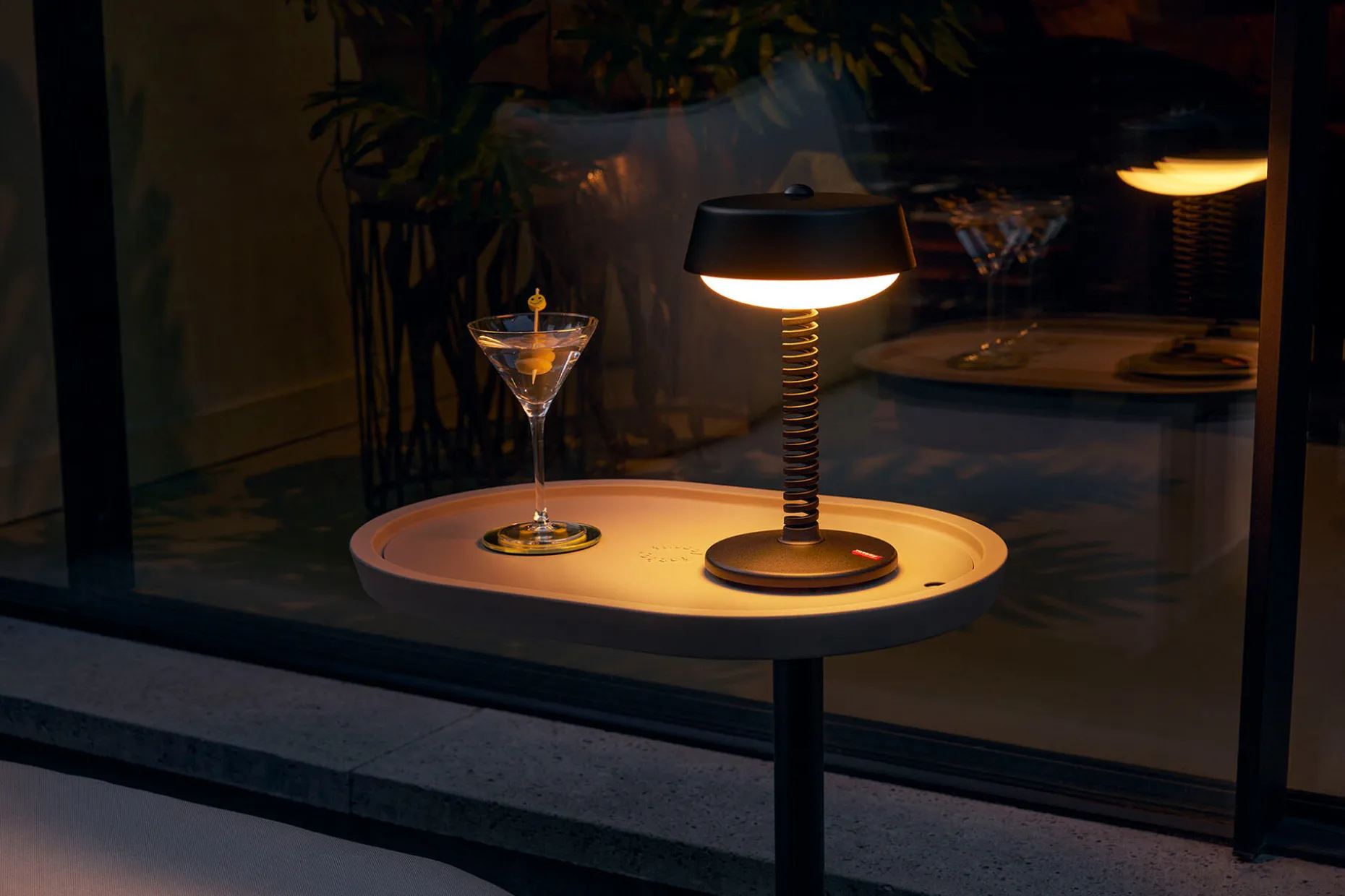 Bellboy Lampe de table sans fil, black, 18x18x30 cm