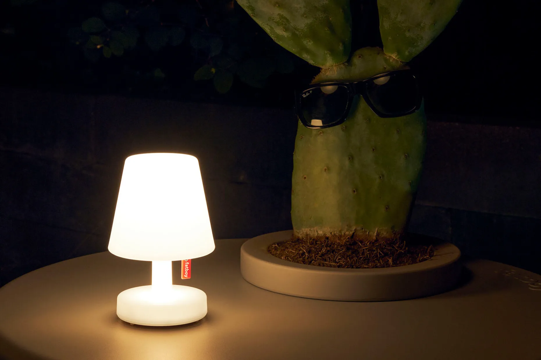 Edison La Surprise Petite lampe de table rechargeable, 9.7x9.7x15 cm