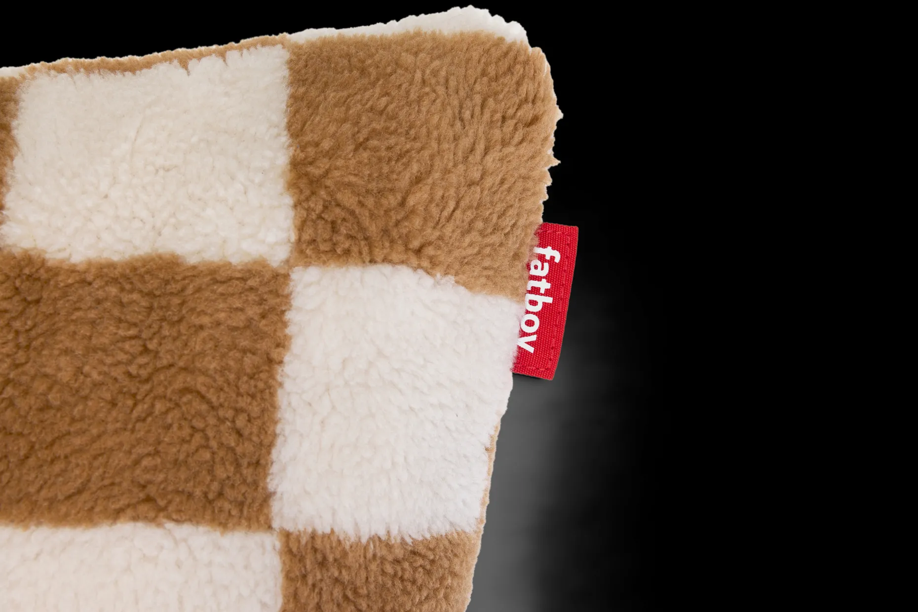 Square Pillow Teddy Un coussin en tissu peluche ultra-doux, marron, 50x50 cm