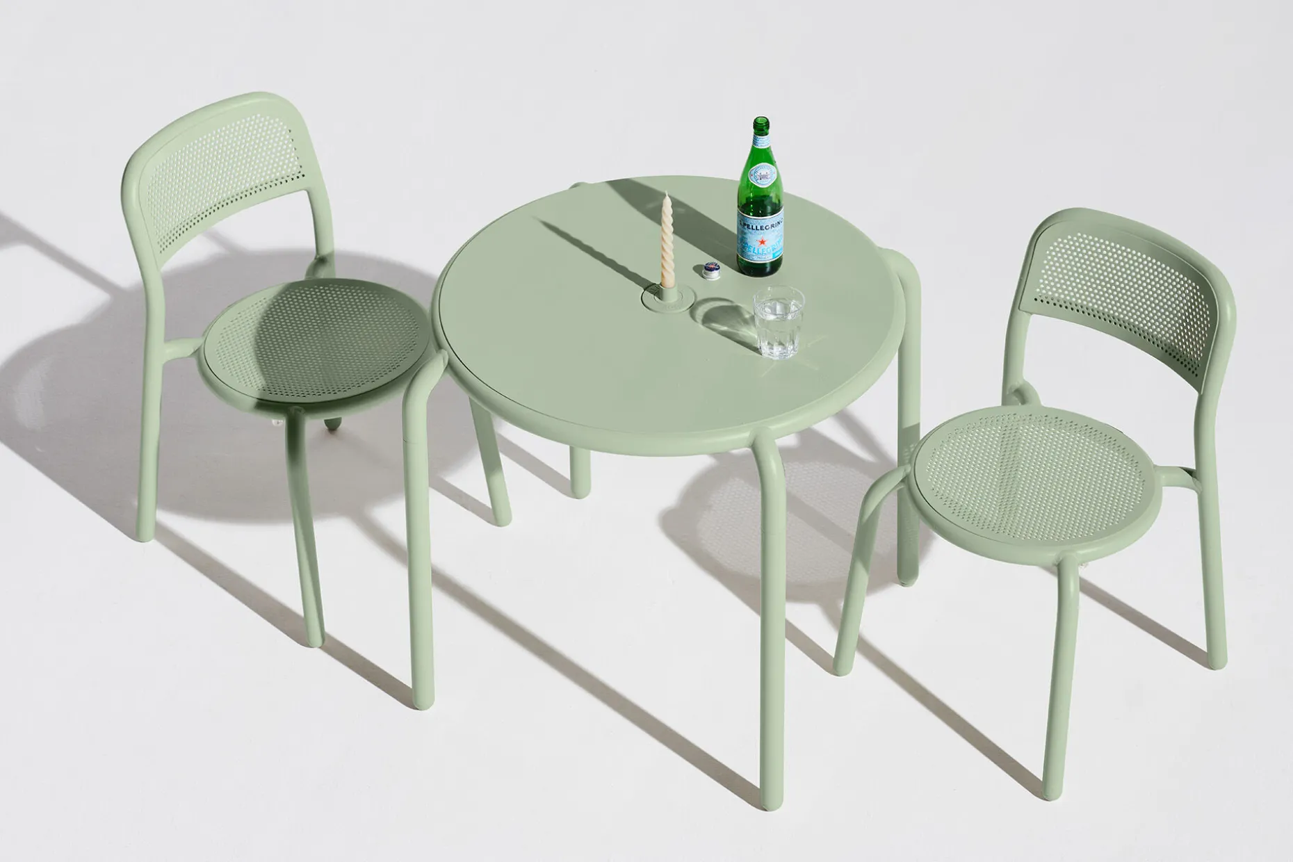 Toní Bistreau Petite table de jardin, vert, 80x80x76 cm