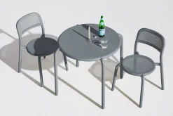Toní Bistreau Petite table de jardin, gris, 80x80x76 cm